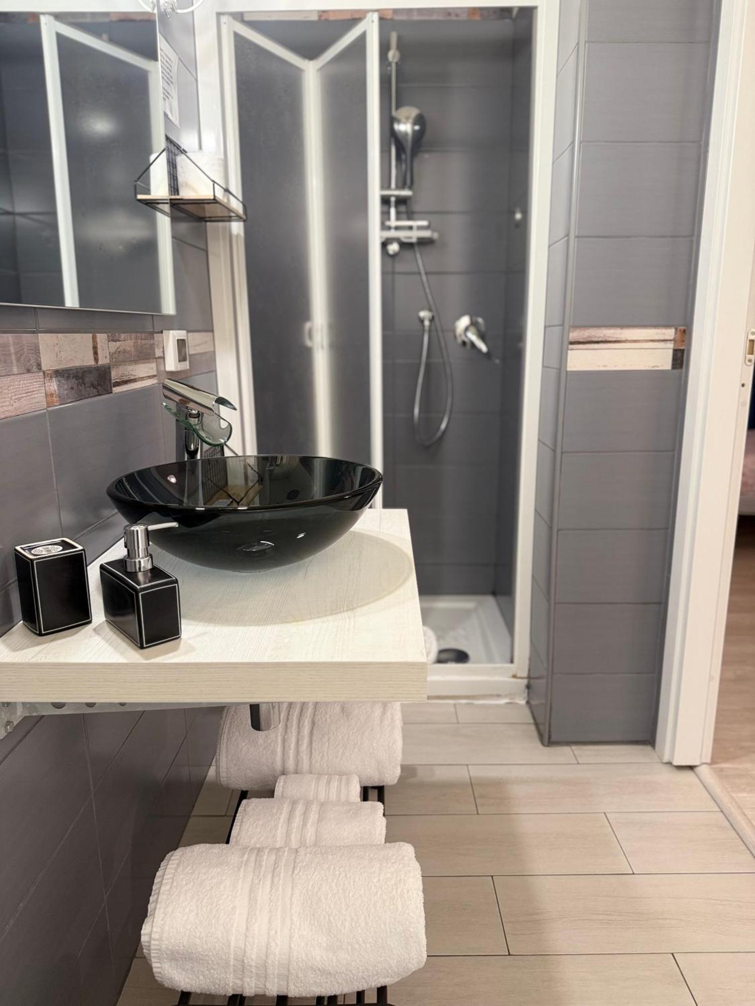 Le Stanze Del Centro Hotell Termoli Exteriör bild